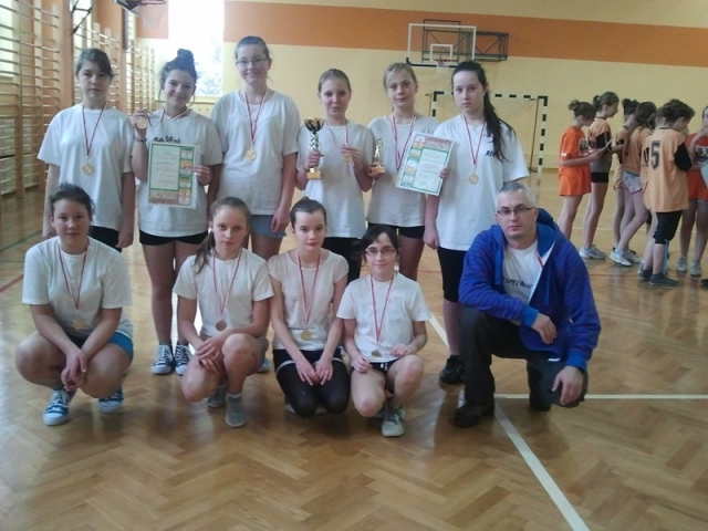 zawody w koszykówce-13